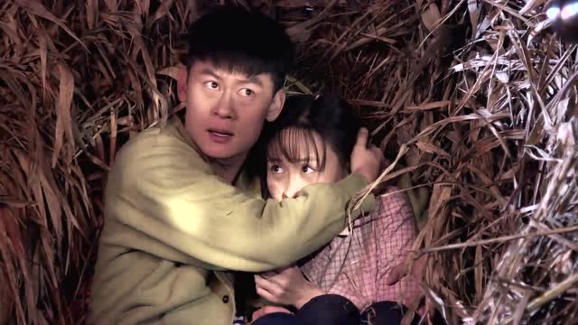 三妹:杨豆筋在稻草堆里将李大庆和何三妹抓住