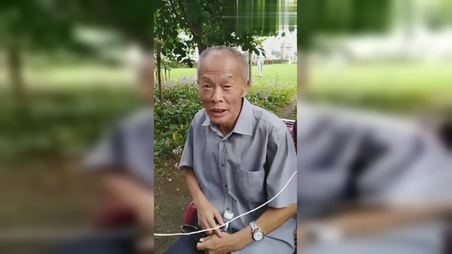 杨大爷开直播不跳舞,和游客唠嗑,太有意思了,大爷好幽默