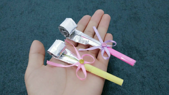 没有中间商赚差价,用饼干袋就能自制口哨,手工达人就是任性