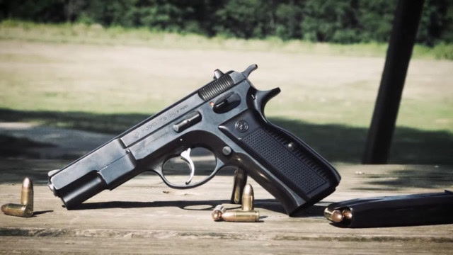 是纯爷们就必须要认识这把枪:捷克生产的cz75型双动手枪堪称经典