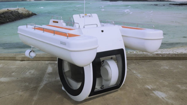 新型半潜式游艇,享受海风和水下观景都不耽误,专为土豪定制?