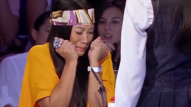 "诡异女孩"参加达人秀,这行为吓坏评委!