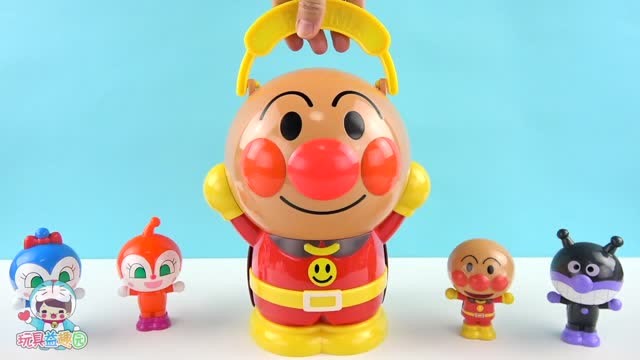 《玩具益趣园》圣诞节面包超人手提桶装了什么好吃的零食?