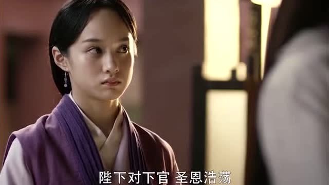 柏灵筠和司马懿成亲的第一天,司马懿勉强答应去她的房间