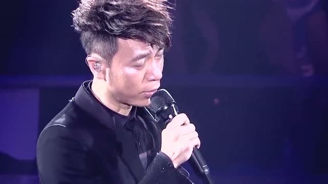 翻唱:李克勤现场演唱富士山下,唱功不输陈奕迅,歌迷嗨翻天!