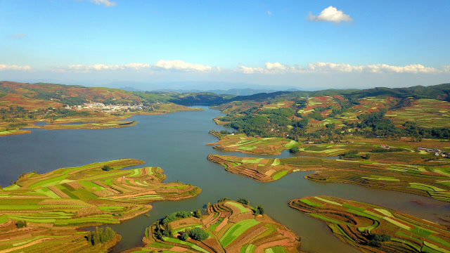航拍会泽县大桥乡地德卡村!