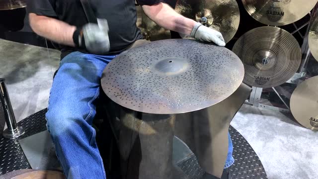 2019namm乐器展sabian镲片手工捶打展示