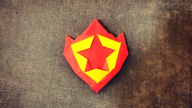 纸在乎你 精致有特好看的五角星盾折纸!