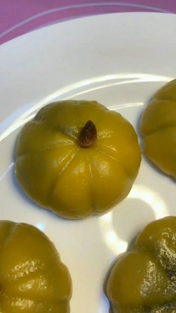 自制南瓜流沙包做好了.