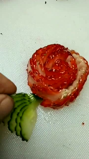 草莓最美切法你们学会了吗