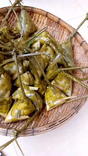 鸭母粽子煮好了,想要吃的过来