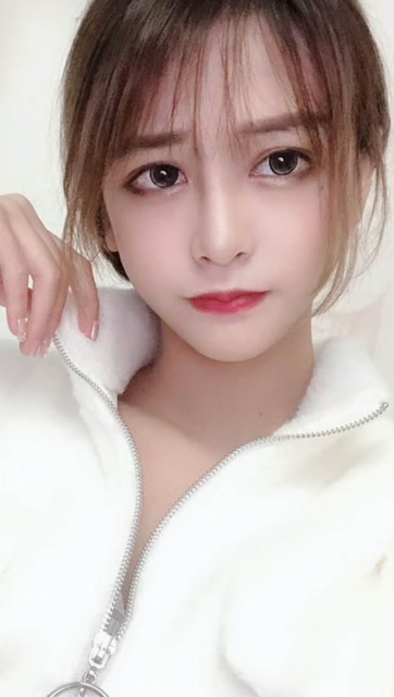 00后新生代舞蹈达人,业余主播思思酱