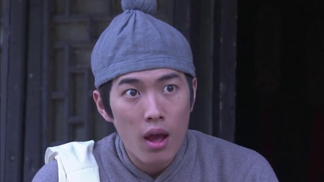 女乞丐要住店,被店小二一顿臭骂,下一秒被骂惨