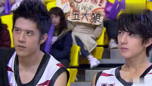 罗志祥去吴尊球队那嘚瑟,无极威当场就要发作,被吴尊拦下!