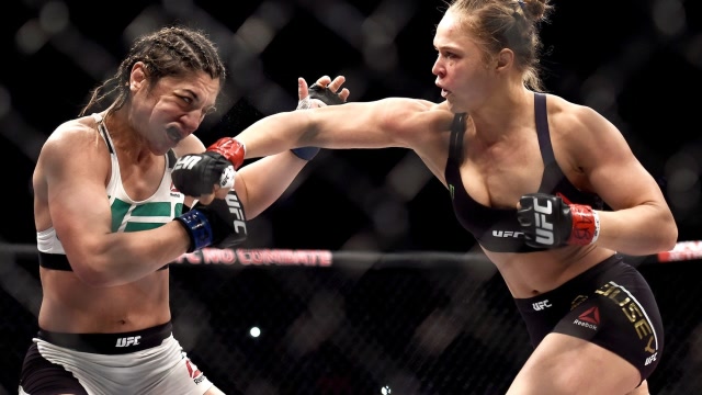 她是ufc最伟大女将之一!十字固女王隆达·罗西集锦!