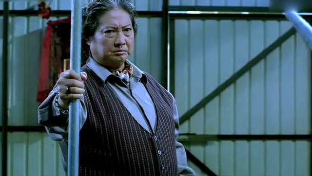 夺帅:洪金宝跟吴京比拼武功,看来吴京还是差一截啊,还是洪爷6