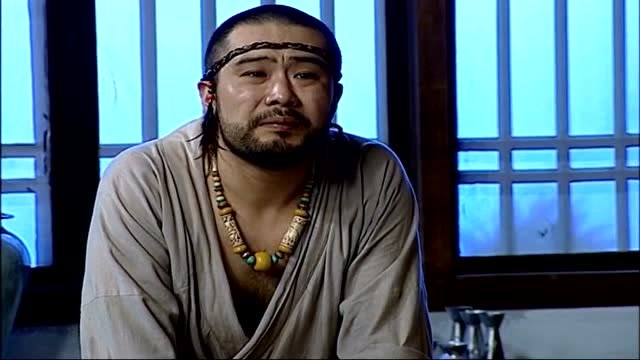 原来绑匪就是客栈里的伙计,被老爷子知道了,只好如实坦白