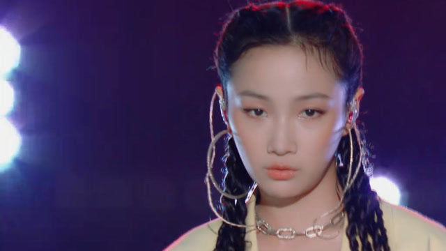 明日之子:veegee原创《巨蚁》纯享版,挑战你的视觉感官!