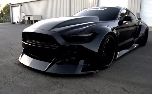 "野马"化身宽体"黑武士",颜值气质堪称逆天