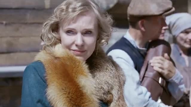 《浴血华沙》,小伙从战场逃回家,却目睹母亲和弟弟被纳粹枪杀