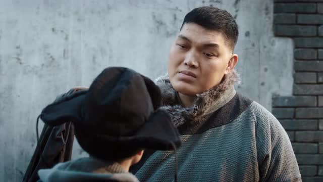 新世界:徐父徐天霸气与连虎对峙,真是上阵父子兵