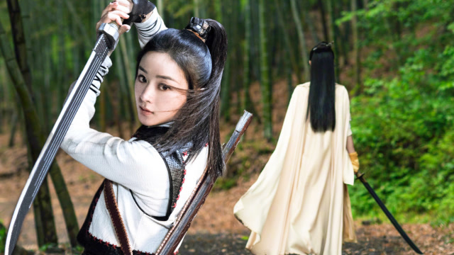 赵丽颖晒周翡背影照,一代女侠终长成!《有翡》终于来了