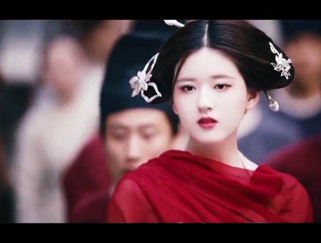 花垣城三公主陈芊芊,一袭红衣,足以惊艳.