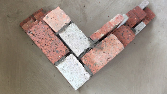 24墙连接18墙墙角砌法,2种实用砌筑,一起搭配怎么砌最快?