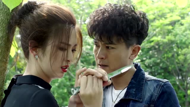 刀锋下的替身何大满拿刀子欲毁齐珊珊的容貌金洋英雄救美