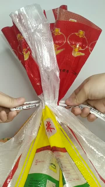 生活小技巧:家里的大米粮食袋子可以这样绑,防虫防尘防老鼠