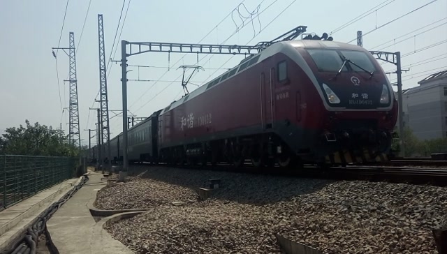 海口开往哈尔滨西站的z112次中途从京九铁路赣州站发出,29小时后到达