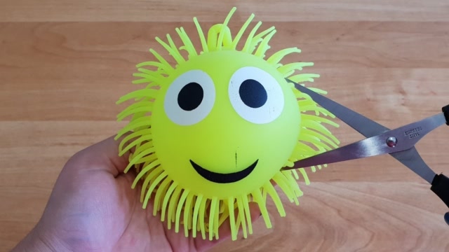 diy:今天我们来看看各种减压球里面究竟是什么!好过瘾!