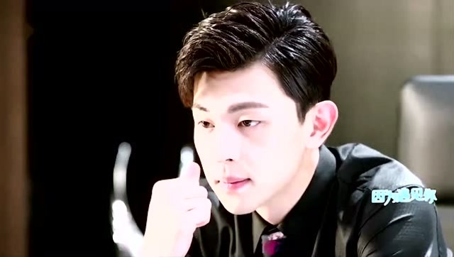 李云凯撒娇让果果喂饭,果果粘了芥末直接喂进嘴里!