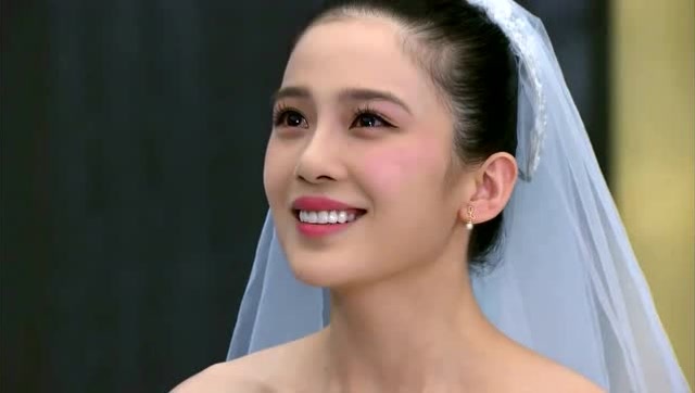 齐霁婚礼上突然站起来,安琪媛吓得连连后退,简直不敢相信