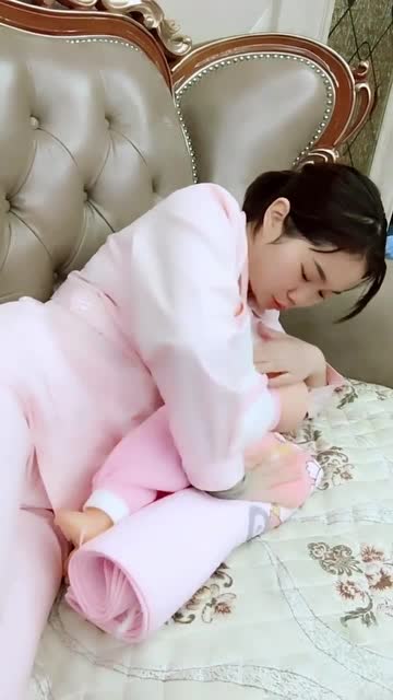 产后产妇喂奶的姿势,宝妈可以试着这样做,赶紧来看看吧!