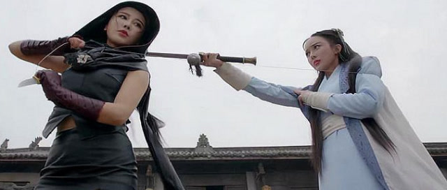 两大美女高手对决,出手招招致命,打斗场面太精彩了