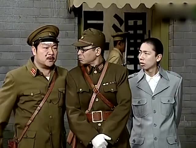 二号交通站:鬼子检阅炮兵,皇协军懵了:大炮呢?鬼子:这么明显