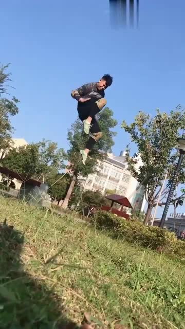 农村小伙真牛,这一身的硬功夫,没几年时间练不出来,厉害了!