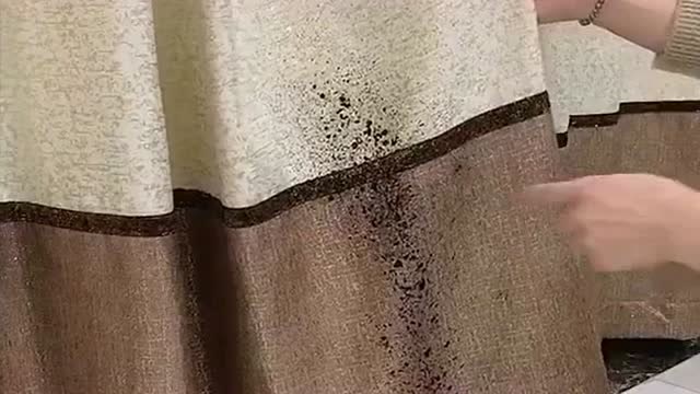 家里窗帘脏了怎么洗教你一招,不用拆下来就能清洗,简单又实用!