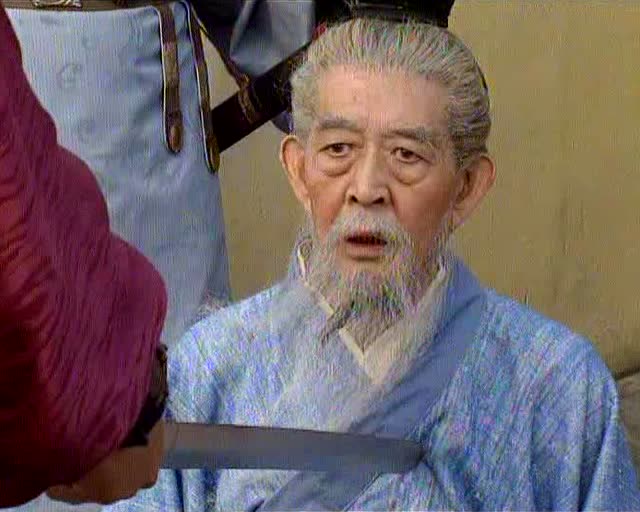 三国演义:可怜的于吉道士,在小霸王面前 也要下跪,可惜还是给斩杀了