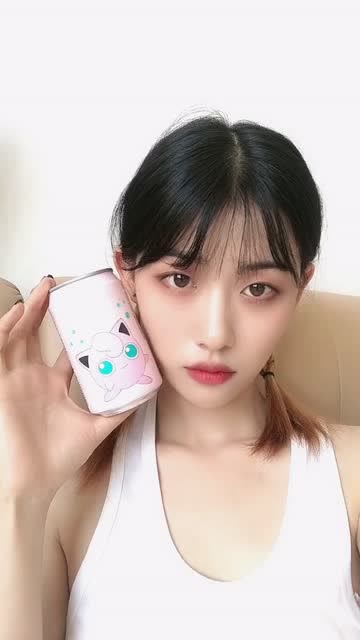 绿茶拍照精髓,穿最少的衣服做最纯的表情,这种风格你爱了吗