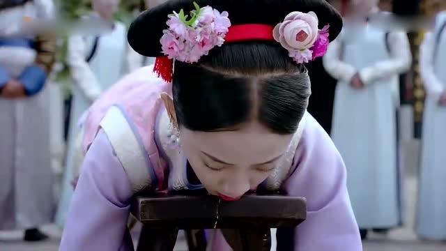 宫女被心机女陷害被罚当众打板子王爷看到心疼坏了