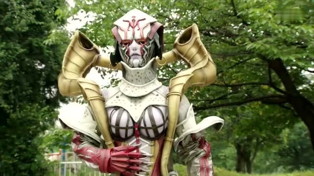 假面骑士drive:medic领悟了爱的真谛!她终于进入了超进化体状态