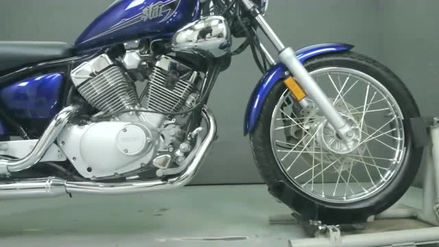 雅马哈xv250vstar,250室内鉴赏,蓝色和黑色外观时尚大方
