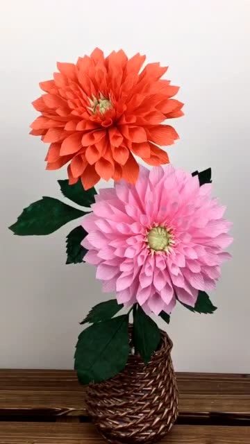 皱纹纸做的"牡丹花",你喜欢吗?