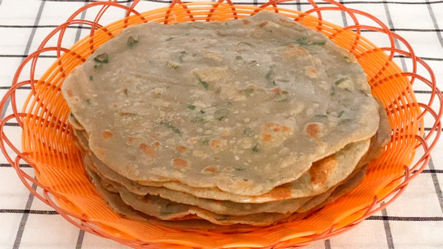 荞面薄饼的做法,一碗荞面一碗水就能做出营养美味的早餐饼
