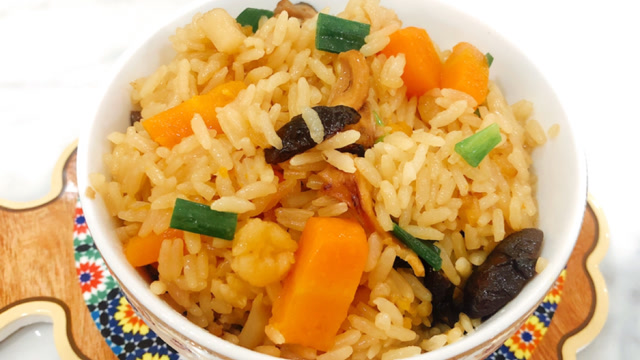 老婆刚学会的福建闽南咸饭,葱香扑鼻 口感极佳,给她点赞