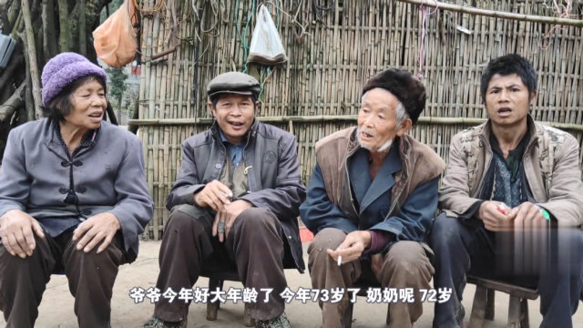 贫困夫妻生下俩儿子,50岁了生活还不能自理,老了就不管了!