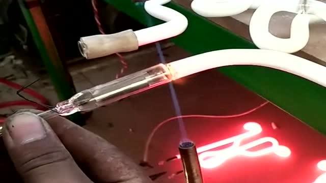 玻璃管霓虹灯焊接工艺,这操作一般人没见过,真是大开眼界!