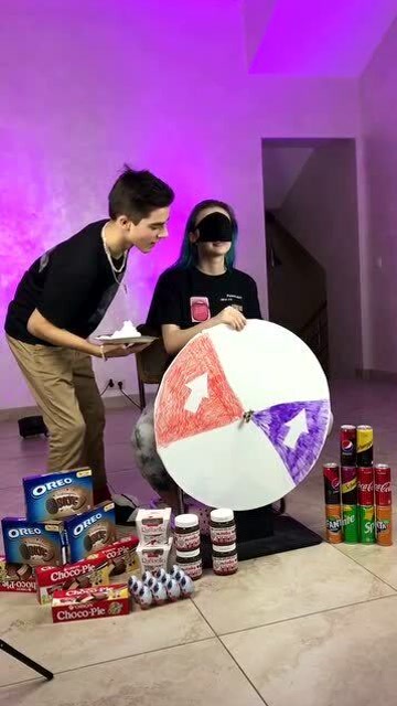 幸运转盘,试试看你可以得到奶油糊脸还是奖品?